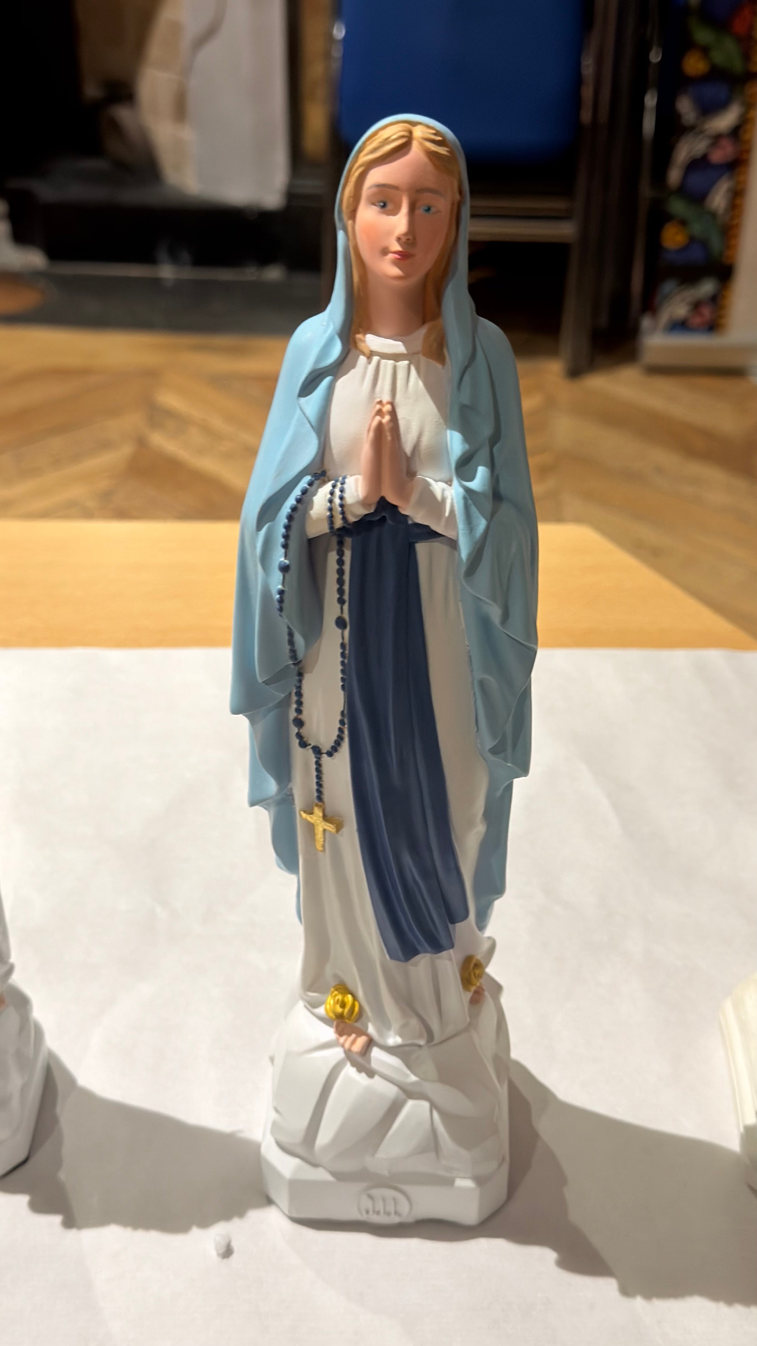 Statuettes peintes ( exemples) - sur demande