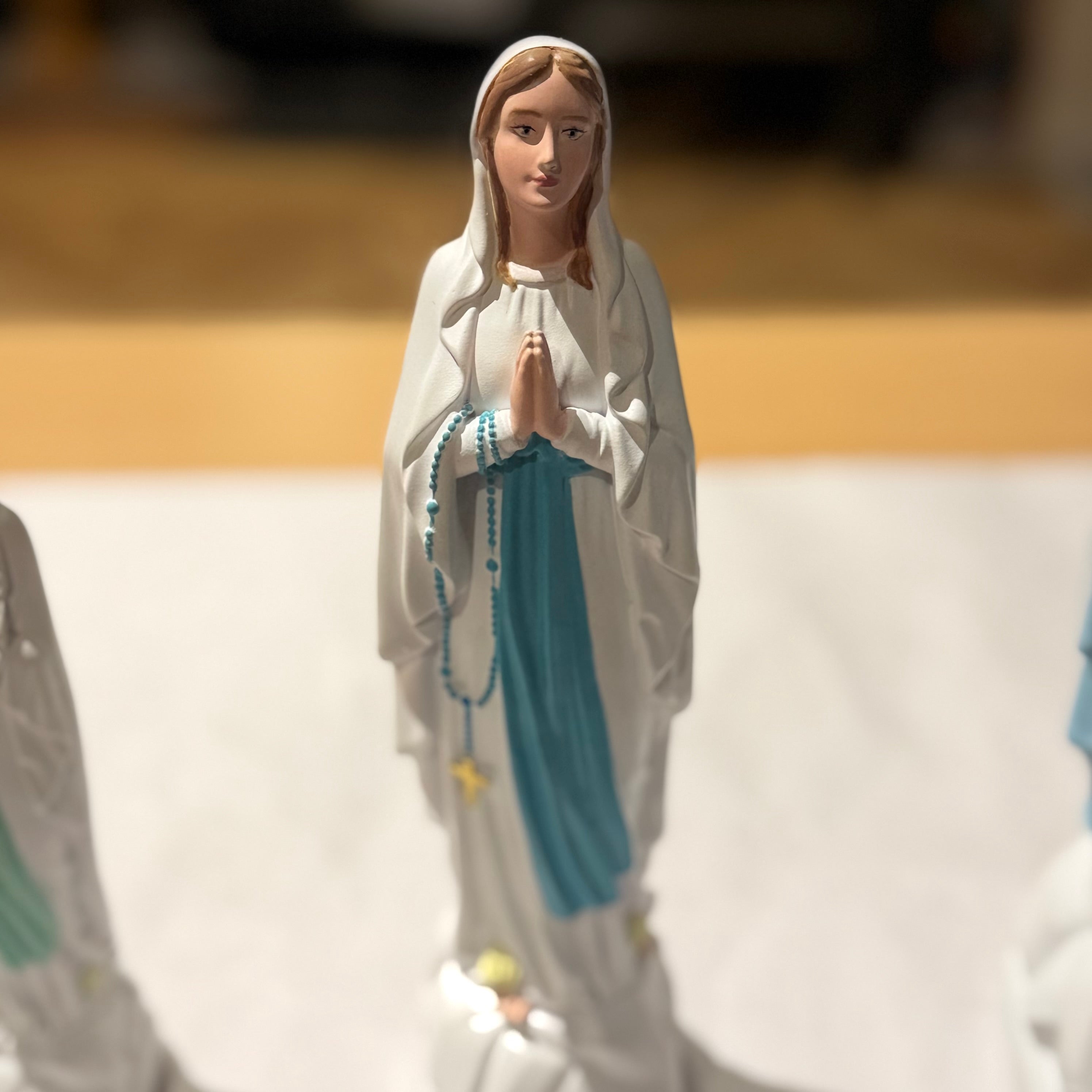 Statuettes peintes ( exemples) - sur demande
