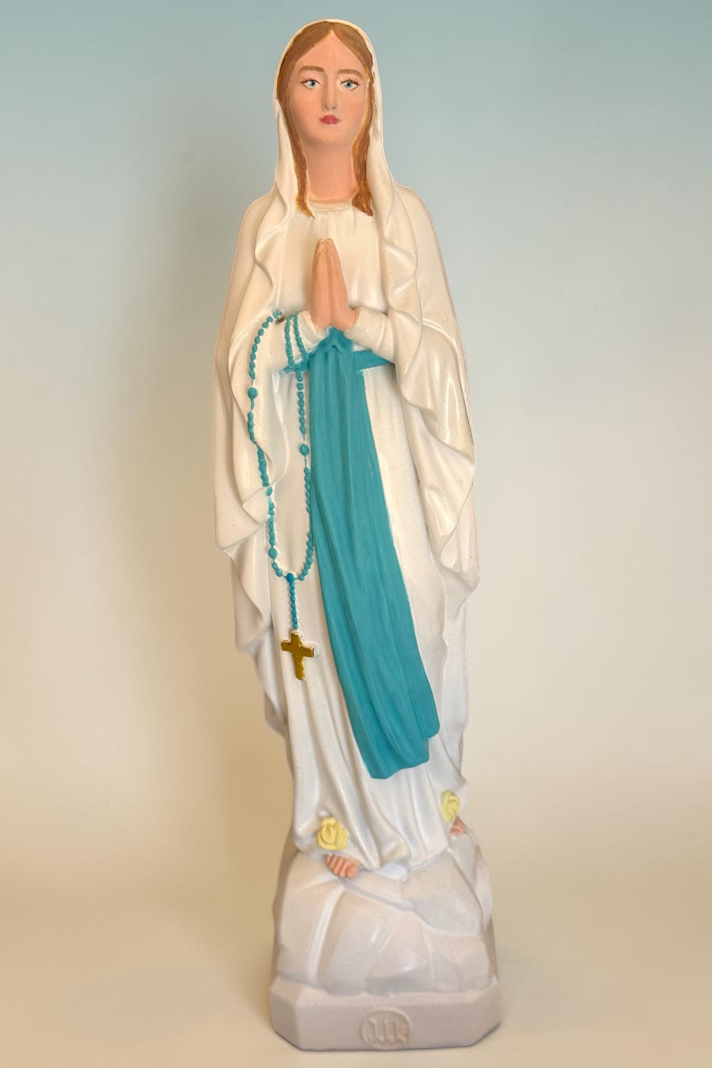 exemple de statuette peinte main