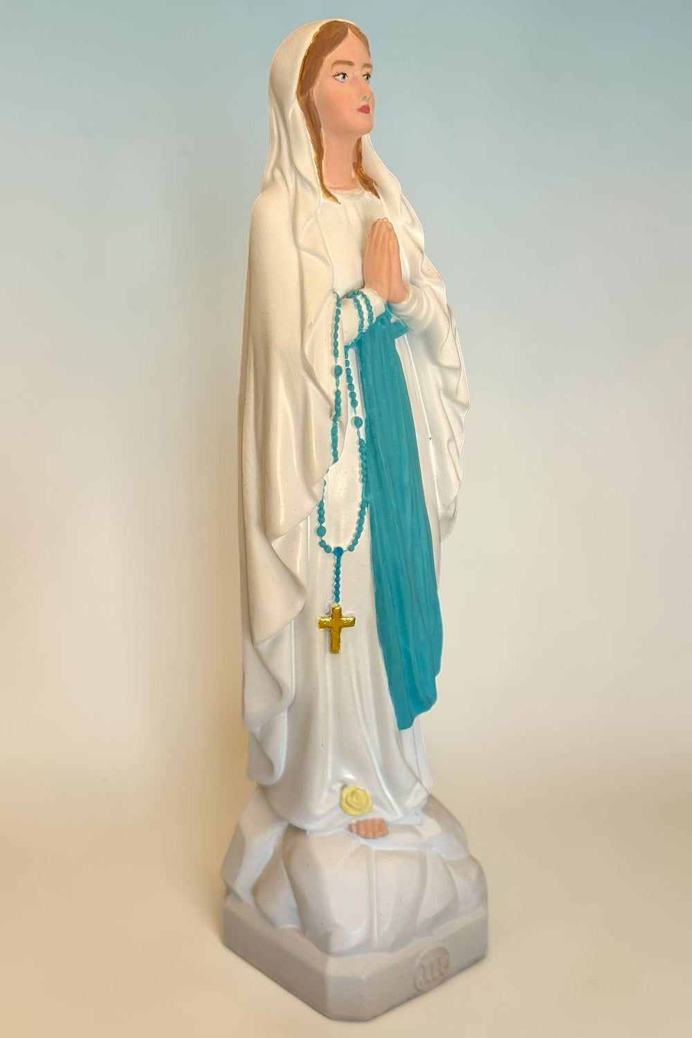 exemple de statuette peinte main